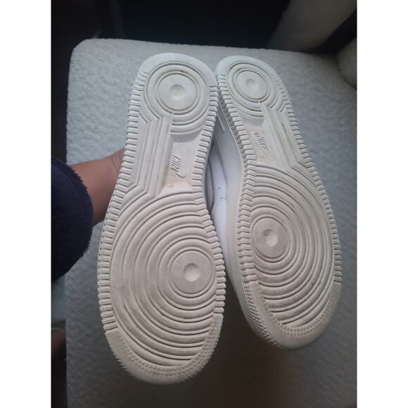 Nike Air Force 1 White Leather Sneakers Unisex Youth 6Y | Classic Low Top - Picture 6 of 6